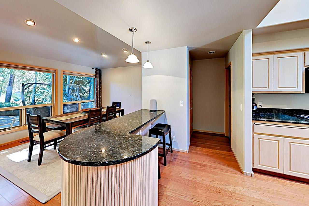 Tree Branch Cabin Sunriver Εξωτερικό φωτογραφία